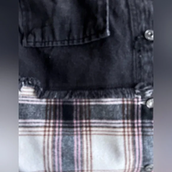 SO Oversized Mixed Media Denim & Flannel Shacket Black Cream Brown Size XS NWT - Picture 4 of 4